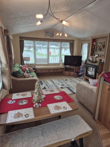 Christmas 2025 at the Dancing Dolphin